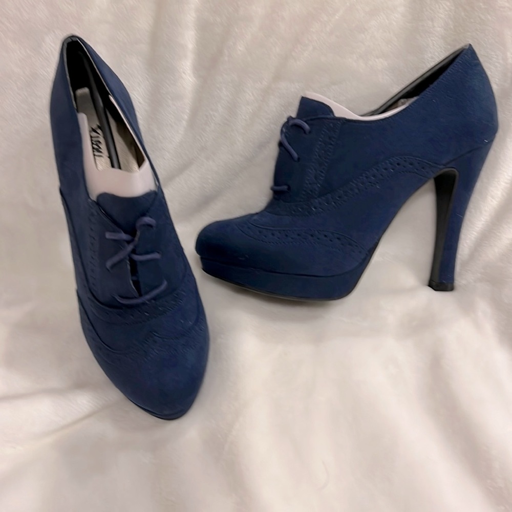 NIB - Fioni Faux Blue Suede Shoes